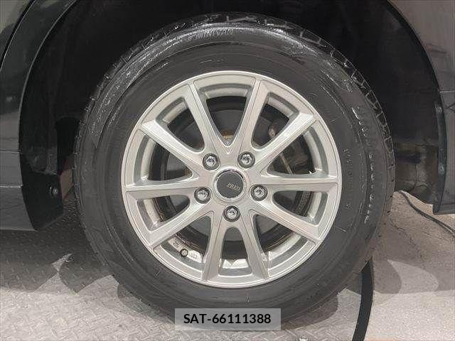 Honda e 2011-10 7729166-26