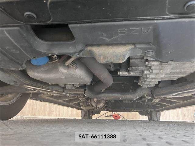 Honda e 2011-10 7729166-29