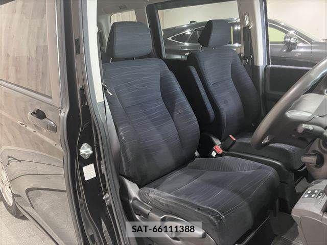 Honda e 2011-10 7729166-7