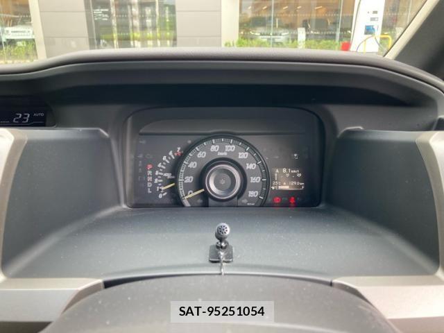 Honda e 2013-02 7729158-12