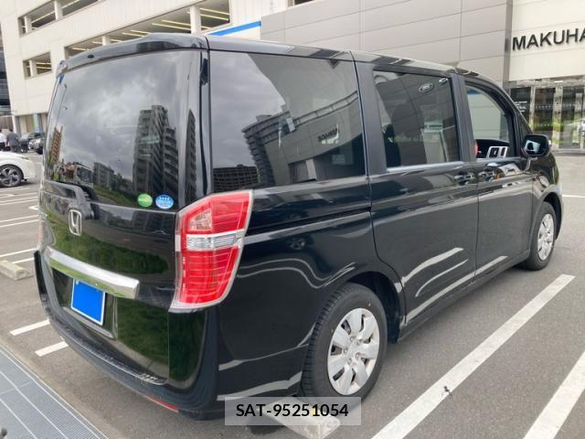 Honda e 2013-02 7729158-1