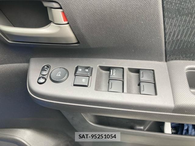 Honda e 2013-02 7729158-19