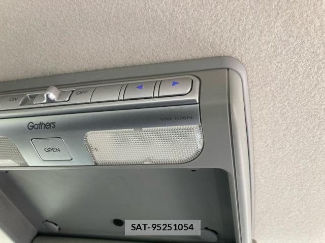 Honda e 2013-02 7729158-22