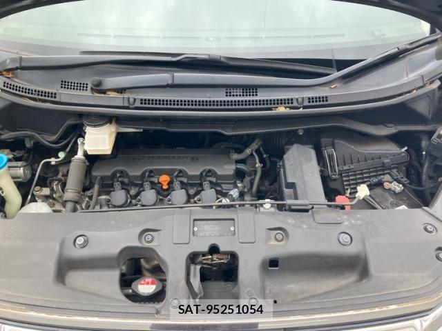Honda e 2013-02 7729158-24