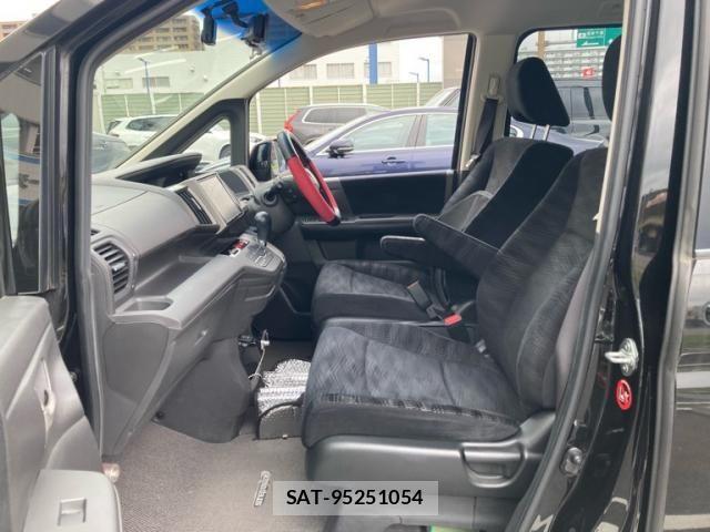 Honda e 2013-02 7729158-7