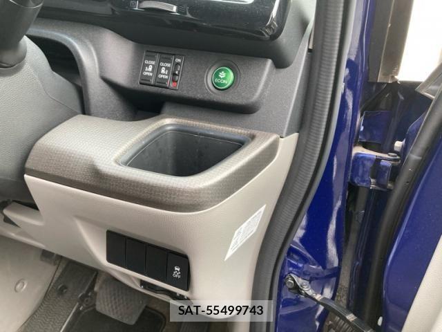 Honda e 2015-08 7789422-14