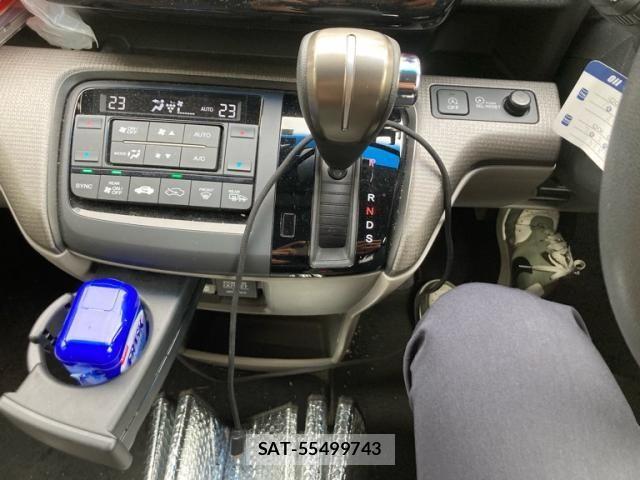 Honda e 2015-08 7789422-15