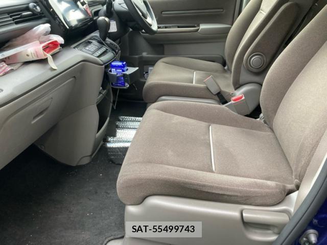 Honda e 2015-08 7789422-6