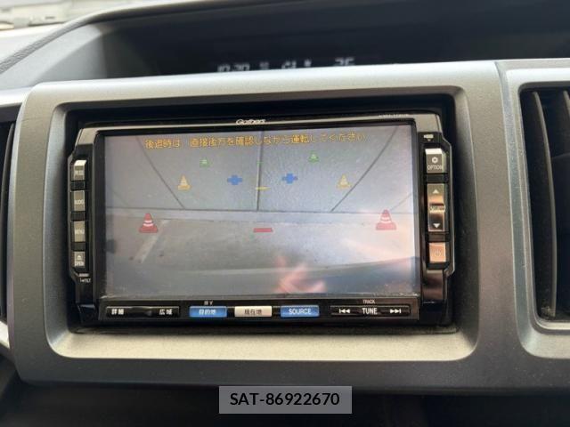 Honda e 2011-03 7789408-16