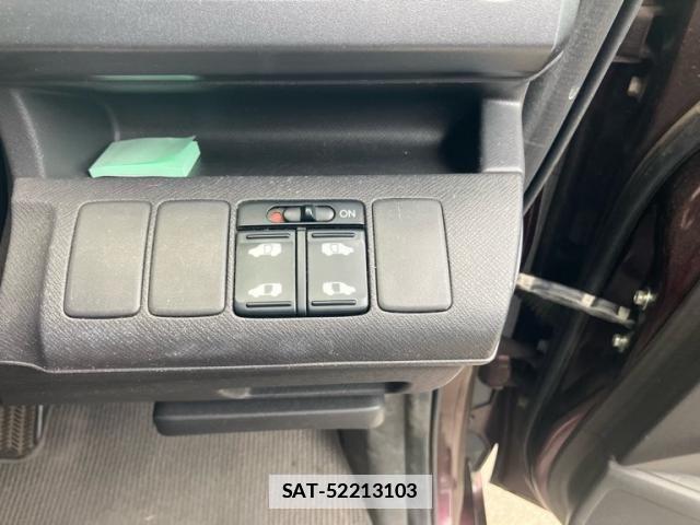 Honda e 2010-08 7789400-18