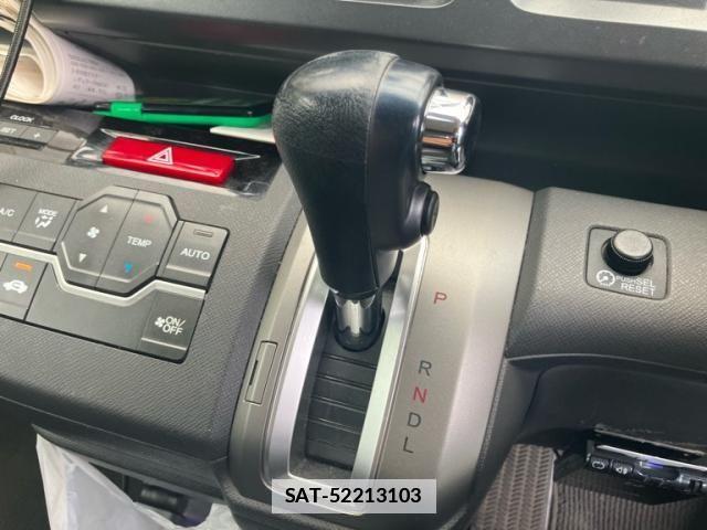 Honda e 2010-08 7789400-22