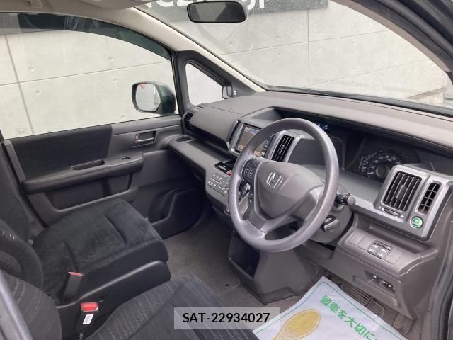 Honda e 2011-10 7789423-19
