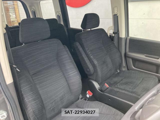 Honda e 2011-10 7789423-20