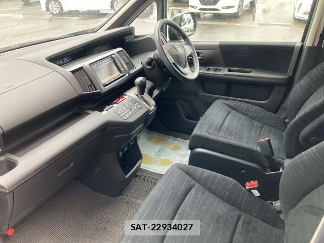 Honda e 2011-10 7789423-23