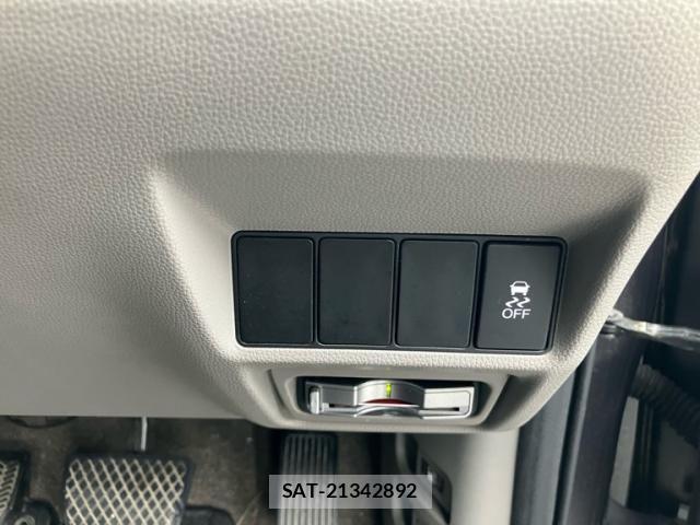 Honda e 2015-08 7879624-17