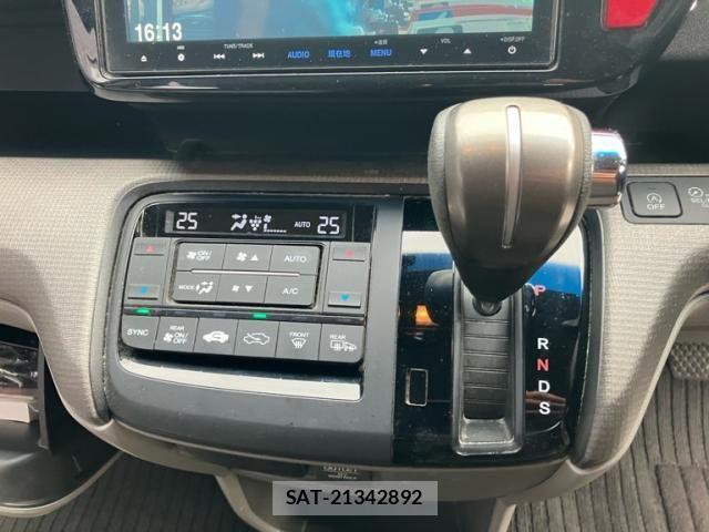 Honda e 2015-08 7879624-18