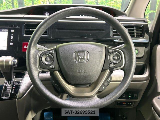 Honda e 2015-11 7903438-11