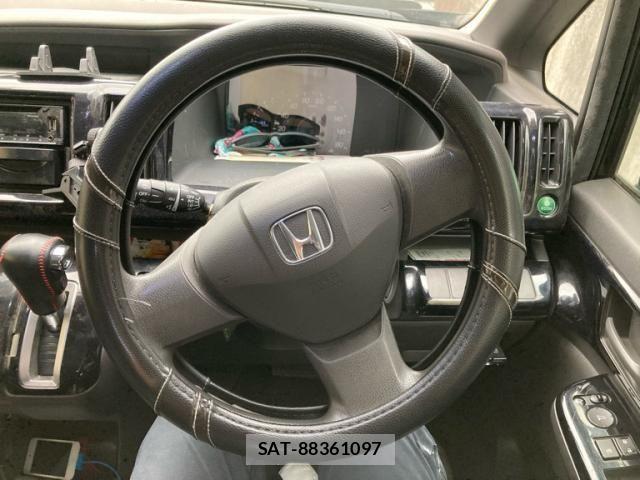 Honda e 2011-05 7963876-15