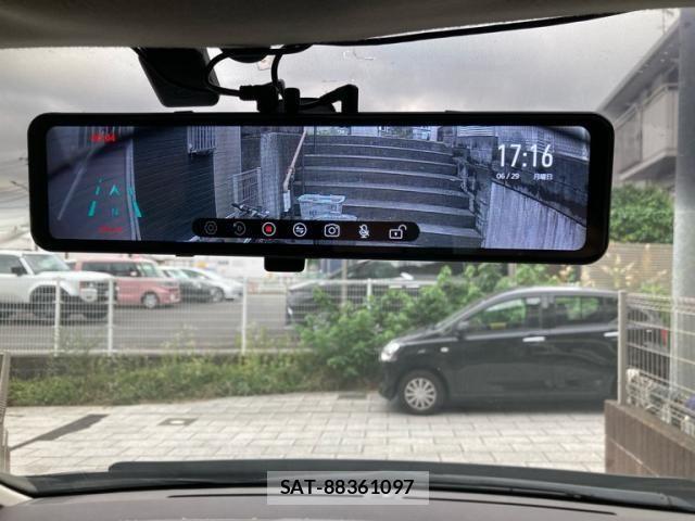 Honda e 2011-05 7963876-16