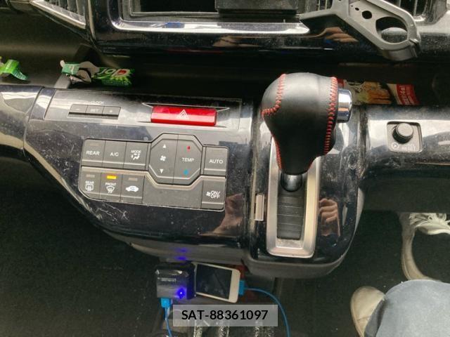 Honda e 2011-05 7963876-18