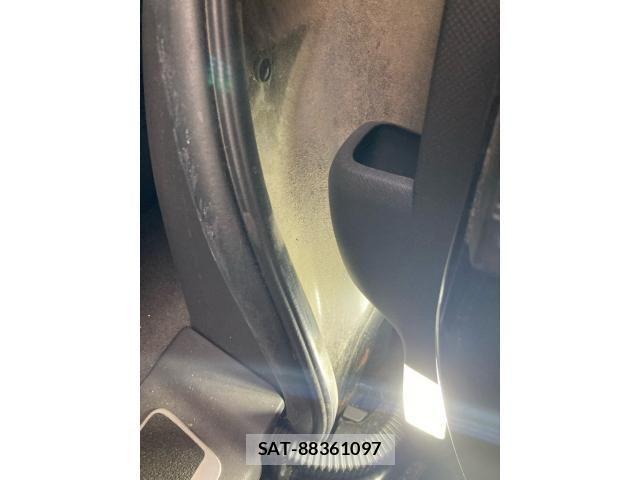 Honda e 2011-05 7963876-24