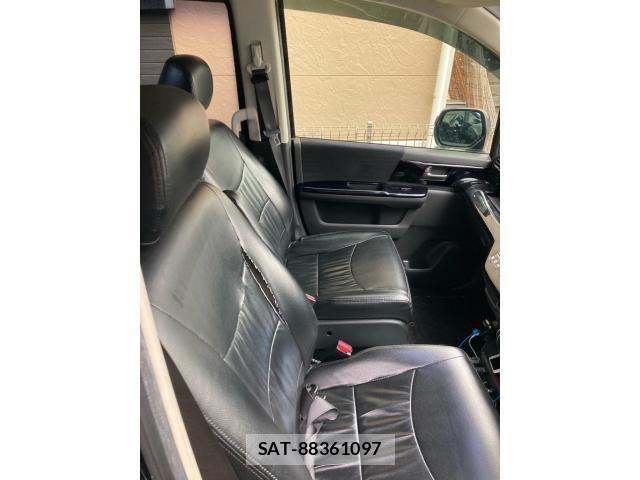 Honda e 2011-05 7963876-2