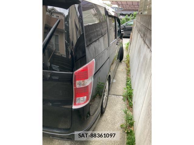 Honda e 2011-05 7963876-7