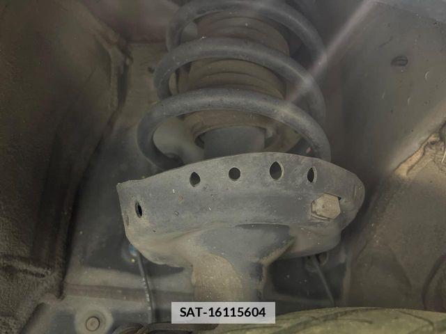 Honda e 2015-12 7963874-19