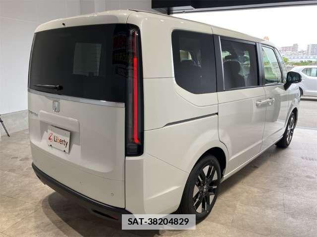 Honda e 2026-05 7981107-11