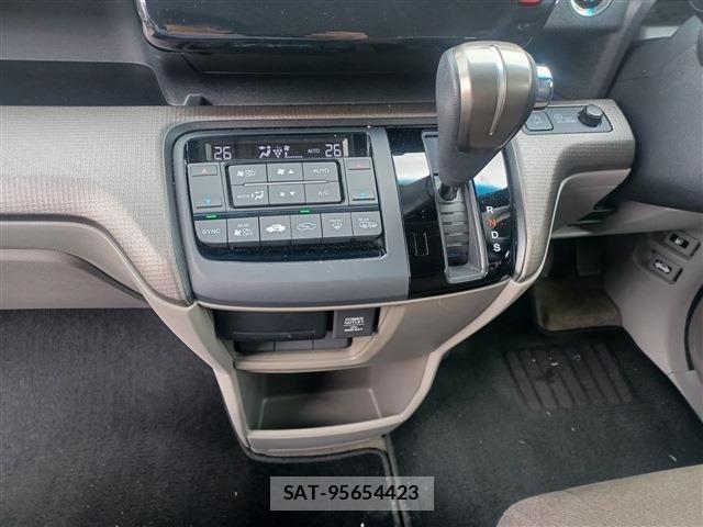 Honda e 2021-07 7981109-13