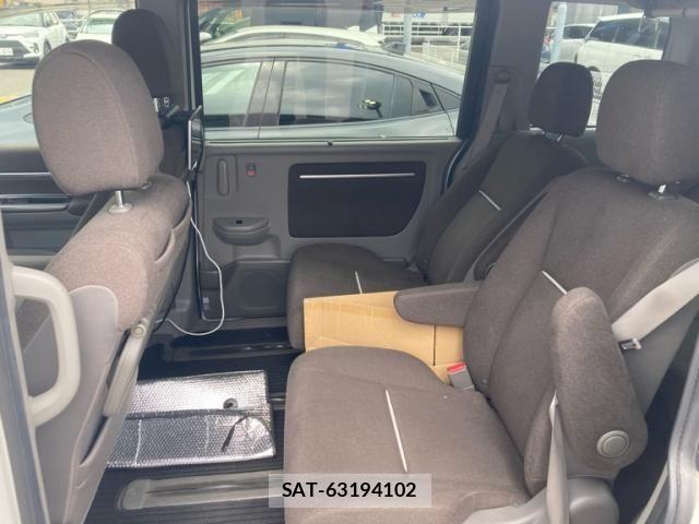 Honda e 2016-03 8038432-12