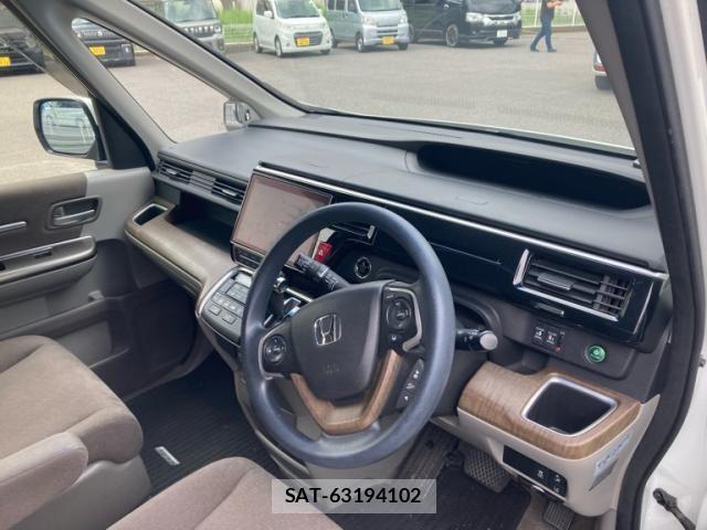 Honda e 2016-03 8038432-15