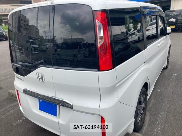 Honda e 2016-03 8038432-4