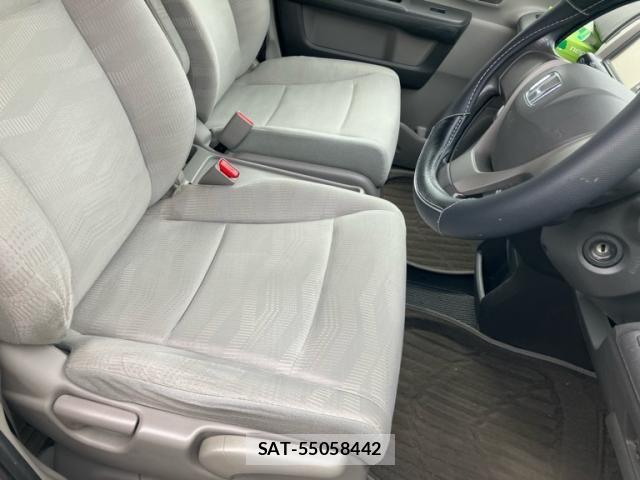 Honda e 2012-06 8038442-12