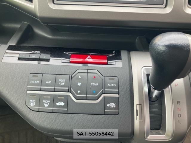 Honda e 2012-06 8038442-17