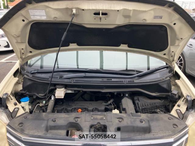 Honda e 2012-06 8038442-23