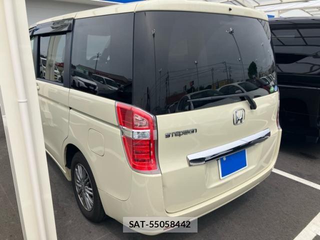 Honda e 2012-06 8038442-6