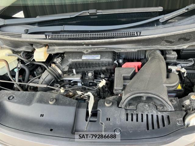 Honda e 2016-05 8038433-15