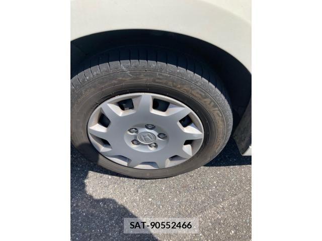 Honda e 2012-03 8038446-9