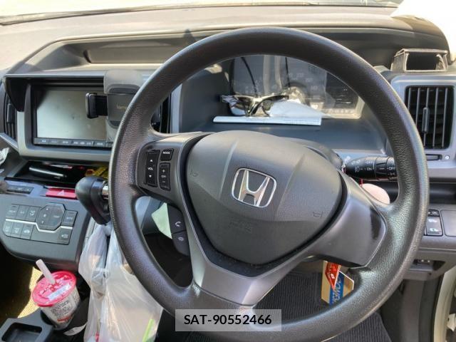 Honda e 2012-03 8038446-12
