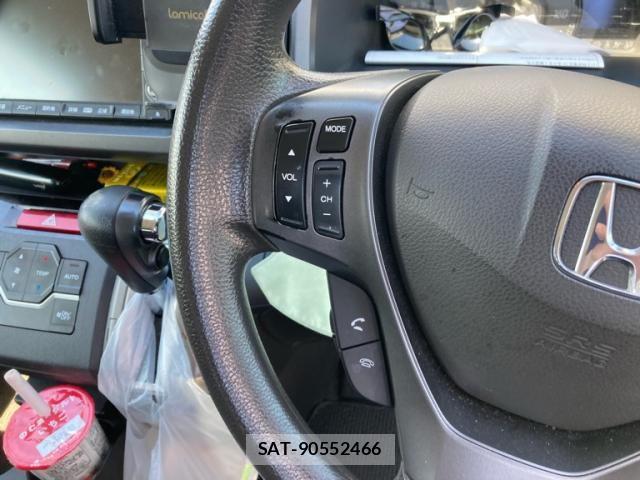 Honda e 2012-03 8038446-13