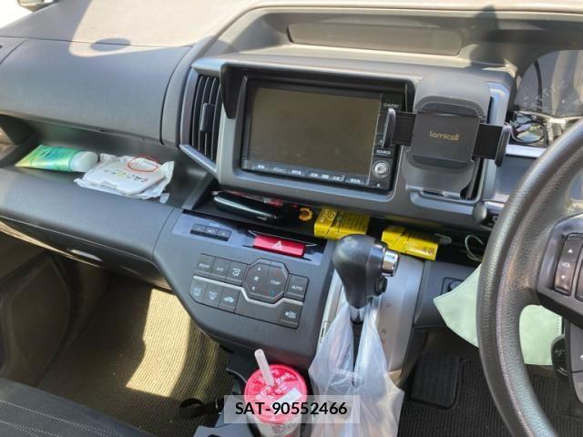 Honda e 2012-03 8038446-14