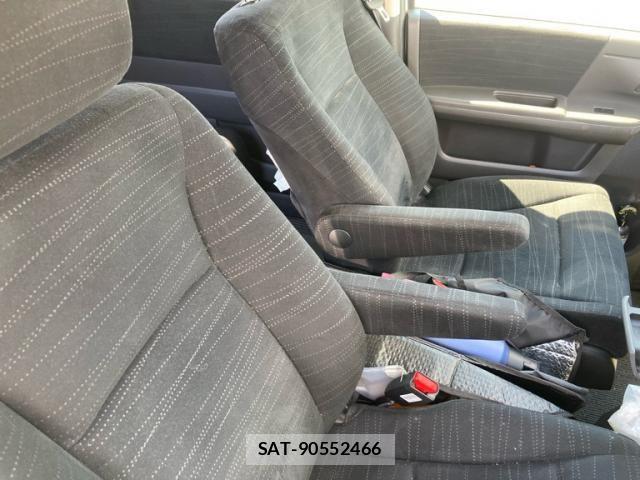 Honda e 2012-03 8038446-17