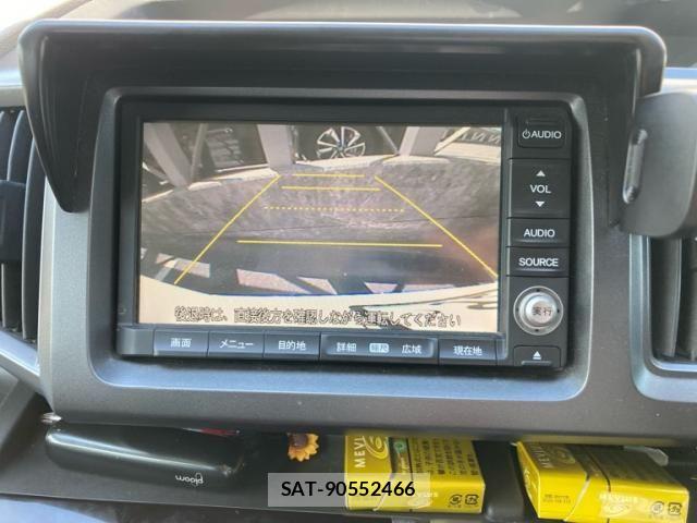 Honda e 2012-03 8038446-20