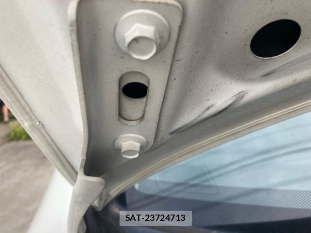 Honda e 2011-09 8038445-13