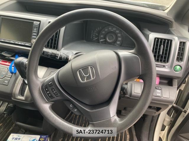 Honda e 2011-09 8038445-18