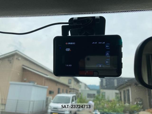 Honda e 2011-09 8038445-24