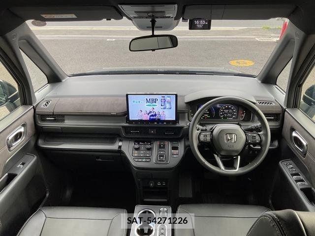 Honda e 2024-01 8075695-1
