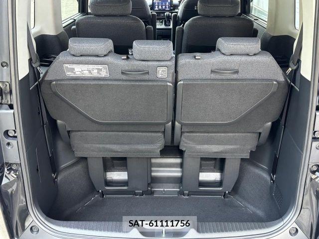 Honda e 2025-10 8075701-12