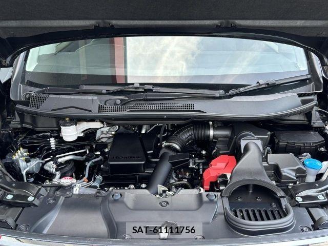 Honda e 2025-10 8075701-27